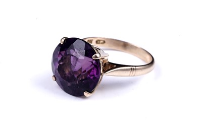Lot 92 - A 20th Century amethyst dress ring
