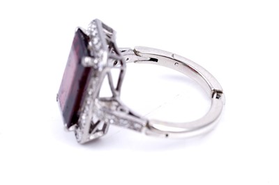 Lot 26 - An Art Deco style synthetic ruby and diamond dress ring