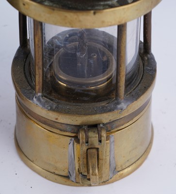 Lot 232 - A collection of five lamps