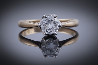 Lot 441 - A single-stone diamond ring