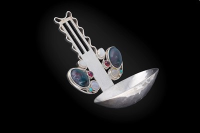 Lot 160 - A contemporary handmade silver caddy spoon