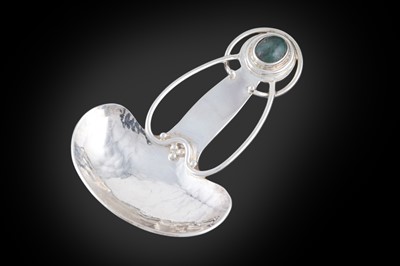 Lot 161 - A contemporary handmade silver caddy spoon