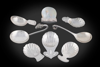Lot 163 - Silver caddy spoons including: a 20th Century example in the style of a Roman spoon