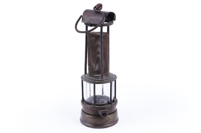 Lot A John Mills Newcastle on Tyne ‘Clanny’ lamp