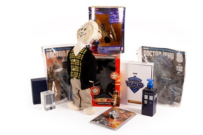 Lot 103 - A collection of Doctor Who toys and collectables