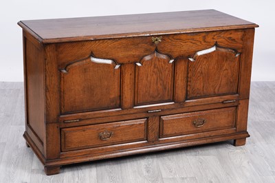 Lot 80 - Titchmarsh & Goodwin: a mule or dower chest