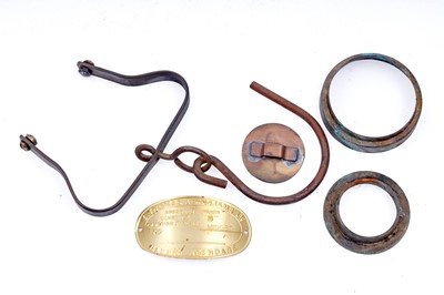 Lot 166 - A collection of lamp parts
