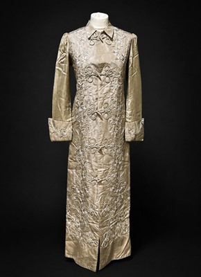 Lot 231 - A late Victorian lady's robe, and chinoiserie smoking jacket