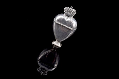 Lot 547 - An antique Scandinavian love token hovedvandsæg