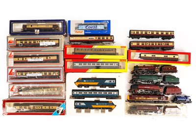 Lot 157 - A collection of 00-gauge Hornby and Lima model railway