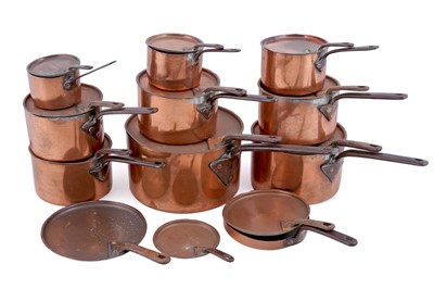 Lot 209 - A collection of 19th Century pots
