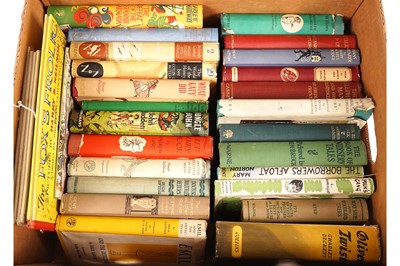 Lot 328 - A collection of 20th Century literature