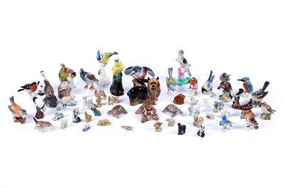 Lot 252 - A collection of ceramic birds