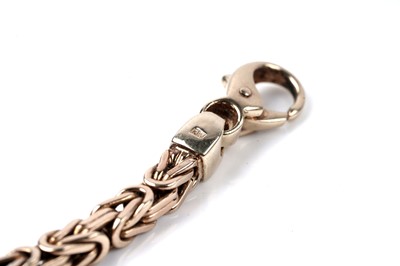 Lot 11 - A 9ct gold necklace