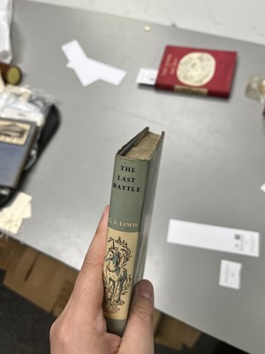 Lot 12 - Lewis (C. S.), The Last Battle, first edition