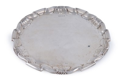 Lot 118 - A George V silver salver of shaped circular outline