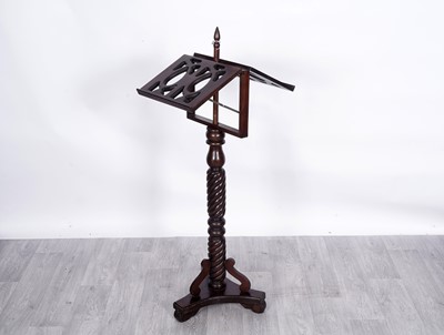 Lot 165 - An early 20th Century mahogany duet stand