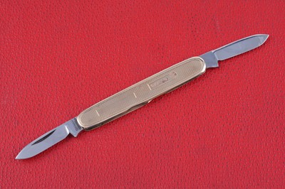 Lot 380 - A 1960s 9ct gold mounted penknife