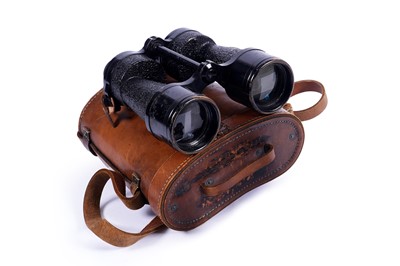 Lot 534 - A pair of binoculars