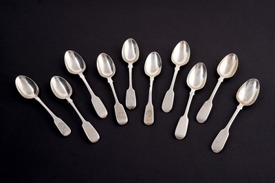 Lot 237 - Georgian and later silver Fiddle pattern teaspoons