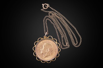 Lot 469 - A George V 1913 gold sovereign pendant
