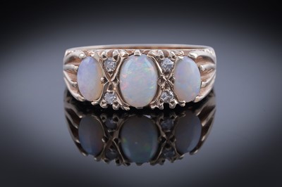 Lot 461 - An early 20th Century opal and diamond ring