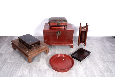 Lot 316 - A collection of Chinese items