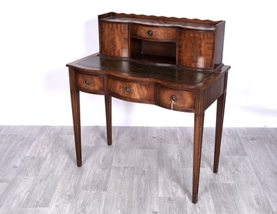Lot 21 - A Bevan Funnell Reprodux mahogany desk