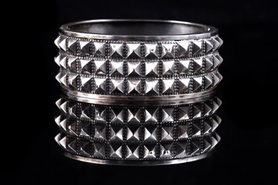 Lot 373 - A Victorian silver Gothic Revival studded bracelet