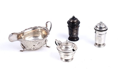 Lot 510 - 1930s Art Deco silver table items by Viner's Ltd