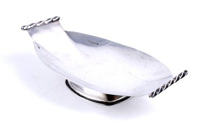 Lot 501 - A mid-20th Century silver bonbon dish
