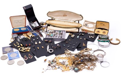 Lot 154 - A collection of costume jewellery and watches