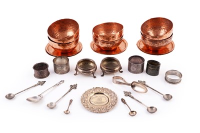 Lot 514 - A selection of silver and copper items