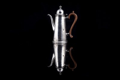 Lot 539 - An antique silver coffee pot