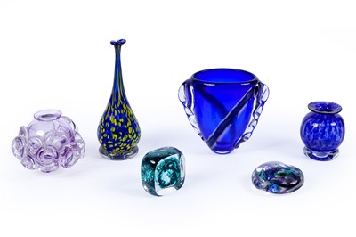 Lot 302 - A collection of studio glass