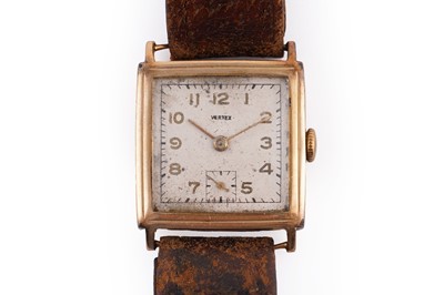 Lot 476 - A 1940s 9ct gold cased Vertex wristwatch