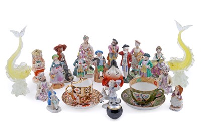 Lot 256 - A selection of ceramics