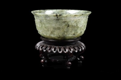 Lot Spinach jade bowl and stand
