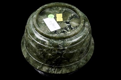Lot Spinach jade bowl and stand