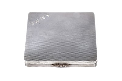 Lot 225 - A 1950s lady's silver powder compact
