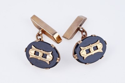 Lot 466 - A pair of 9ct gold signet cufflinks