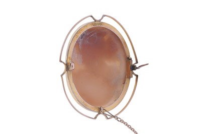 Lot 81 - An early 20th Century carved shell cameo brooch depicting the Greek goddess Tethys