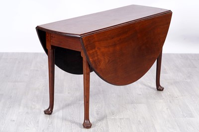 Lot 33 - A George II mahogany gateleg table