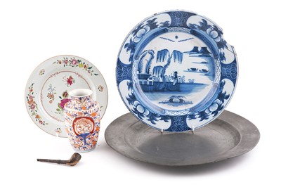 Lot 258 - Three items of ceramics; and two other items