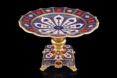 Lot 409 - A large Royal Crown Derby comport