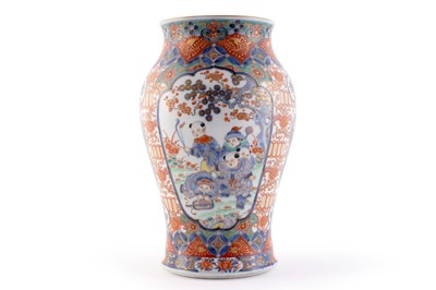 Lot 367 - A late 19th Century Japanese Imari vase