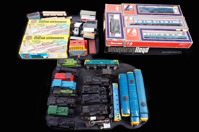 Lot 558 - A collection of Lima and other 00-gauge model railway