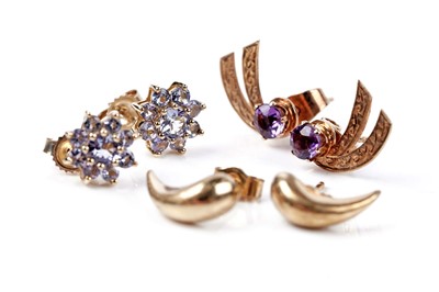 Lot 130 - Stud earrings, including tanzanite clusters