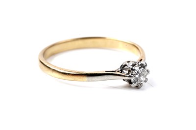 Lot 5 - A single-stone diamond ring