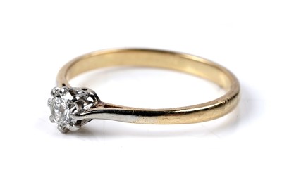Lot 5 - A single-stone diamond ring